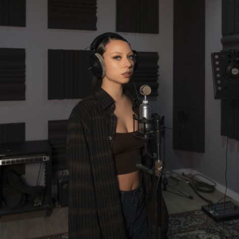 Neisha publica ‘Estira-i-arronsa’ l’avançament del seu pròxim àlbum