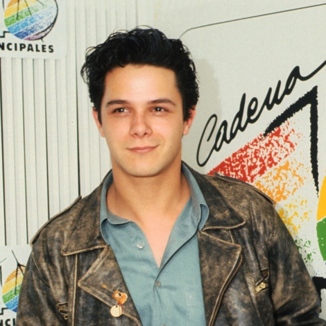 ‘Se le apagó la luz’: la canción con la que Alejandro Sanz recuerda a sus amigos fallecidos
