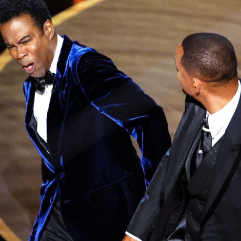 Will Smith ironiza sobre su bofetón a Chris Rock en los Oscar un año después