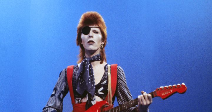 London museum acquires 80,000 unseen David Bowie pieces