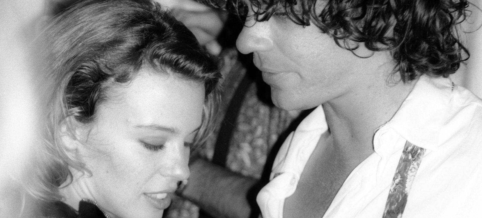 Kylie Minogue y Michael Hutchence: una relación de “amor, sexo y drogas” condenada al fracaso
