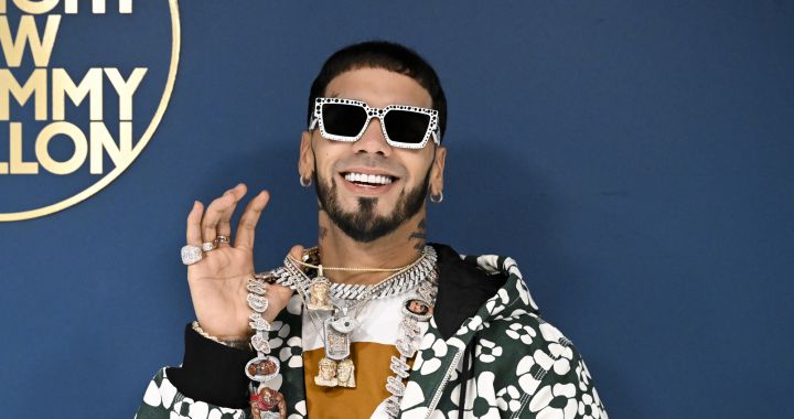 Anuel AA is revolutionizing networks with a phrase we’ve all heard before: a new clue?