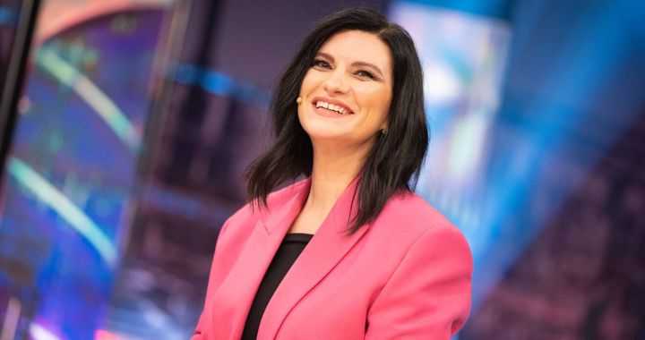 Laura Pausini discovers in ‘El Hormiguero’ what it means to ‘kiss’ and gives us the keys to deal with an ex
