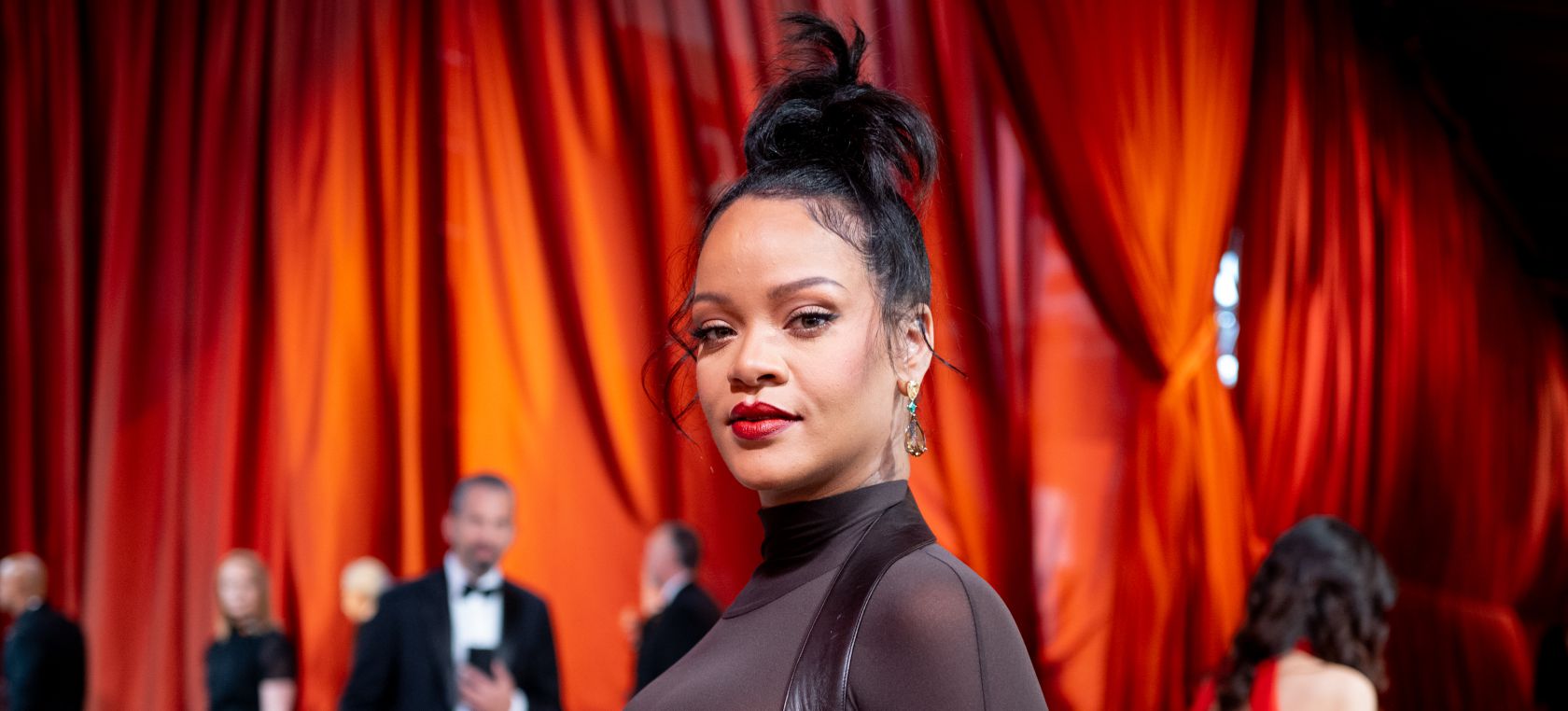 La millonaria cifra que llevó Rihanna en los Oscar, ¡y solo en joyas!
