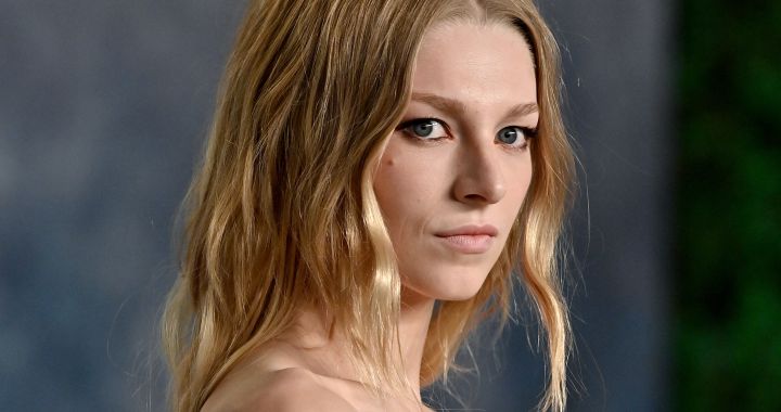 Impossible not to think of Cristina Pedroche after seeing Hunter Schafer (“Euphoria”) at the Vanity Fair party