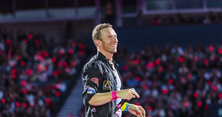 “Chris Martin Only Eats One Meal a Day: Inspired by Bruce Springsteen’s Diet, Reveals in Podcast”