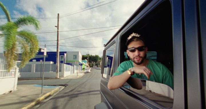Mora and YovngChimi Take Us to the Streets of San Juan in ‘Modelito’ Music Video