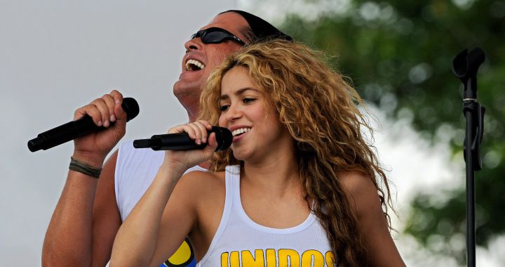 Shakira sends a message full of love to Carlos Vives and her fans misinterpret it