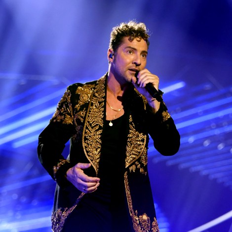 David Bisbal canta un medley de sus éxitos más conocidos en los Latin American Music Awards