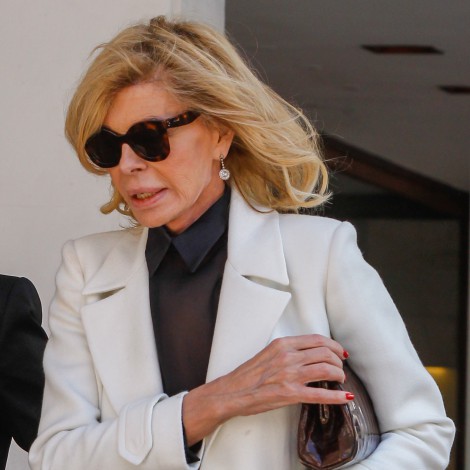 Bibiana Fernández se fotografía en el hospital mientras se recupera de una operación