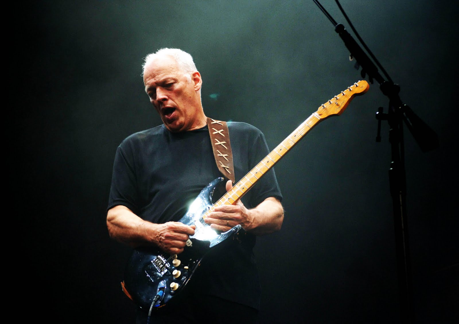 David Gilmour anuncia nuevo disco y gira para septiembre