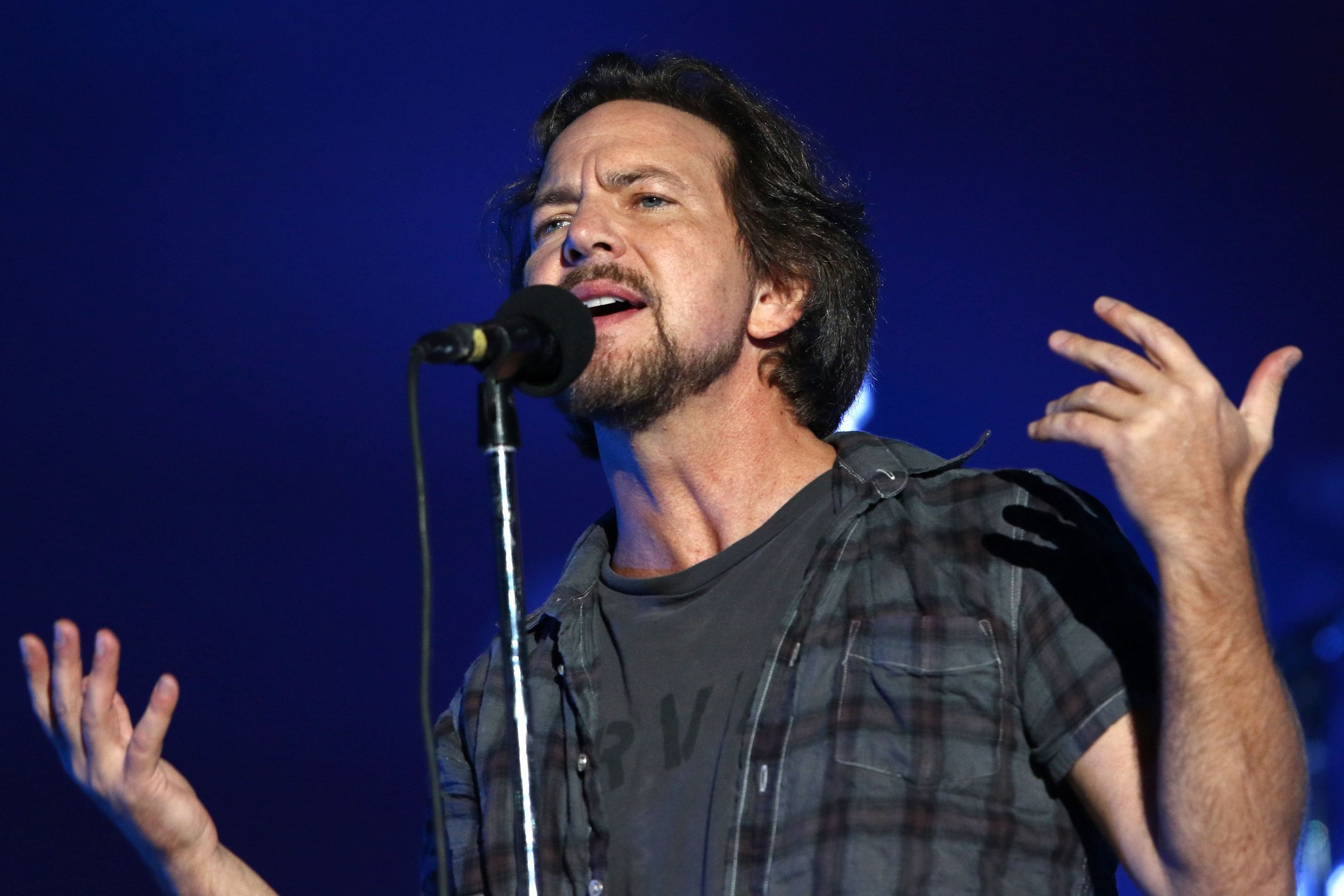 Alucinarás con la voz aislada de Eddie Vedder en las canciones de Pearl Jam