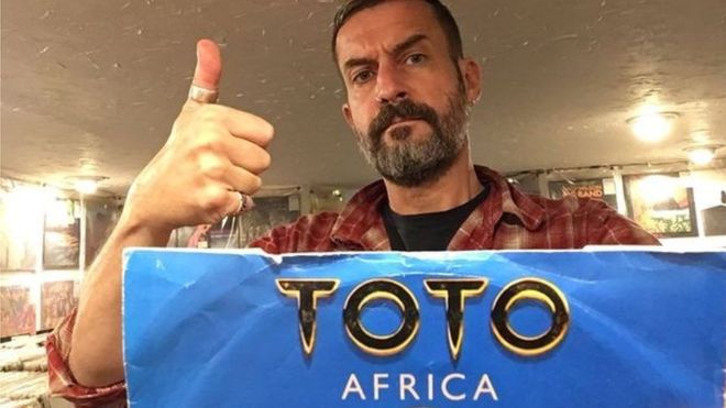 'Africa' de Toto sonará durante cinco horas en bucle en un local de Bristol
